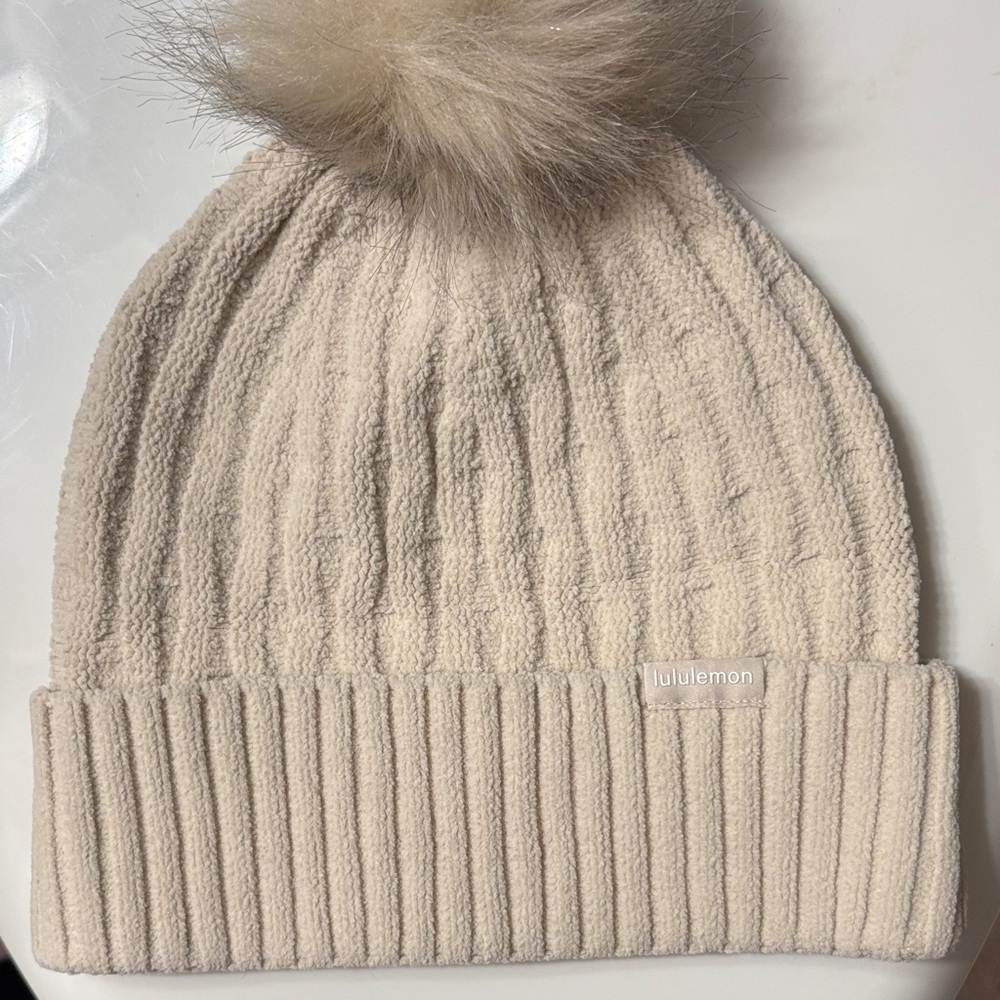 Lululemon Cable Knit Pom Beanie